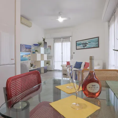 Vicino Stazione Apartment *