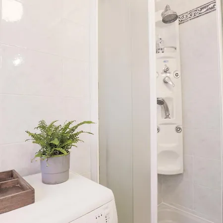 Vicino Stazione Apartment *